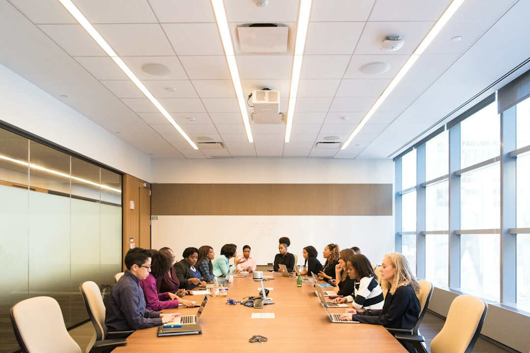 group discussion in meeting